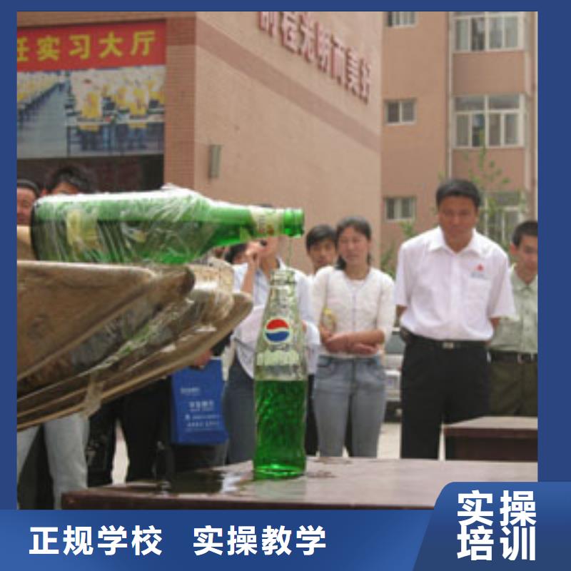 选保定虎振学钩机教学质量有保障