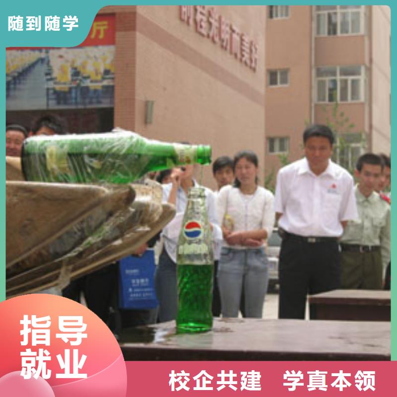 去虎振技校学开钩机明智的选择