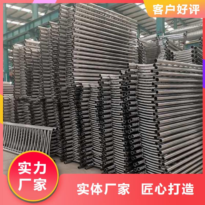 如何选择防撞护栏本地厂家
