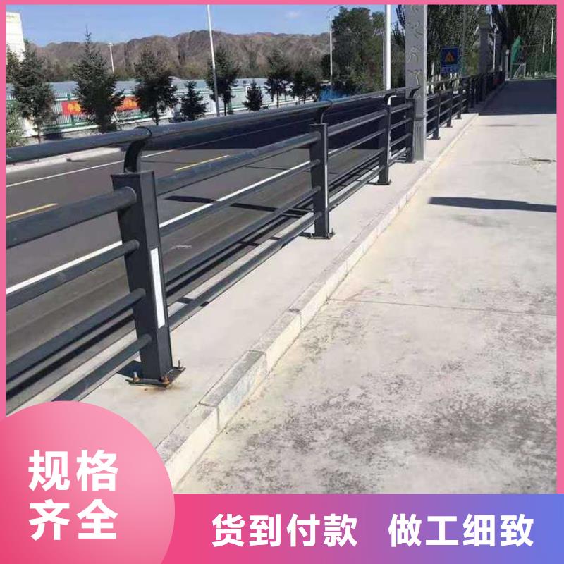 灯光护栏灯光防撞护栏省心又省钱