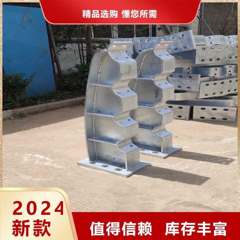 河道边栏杆造型美观