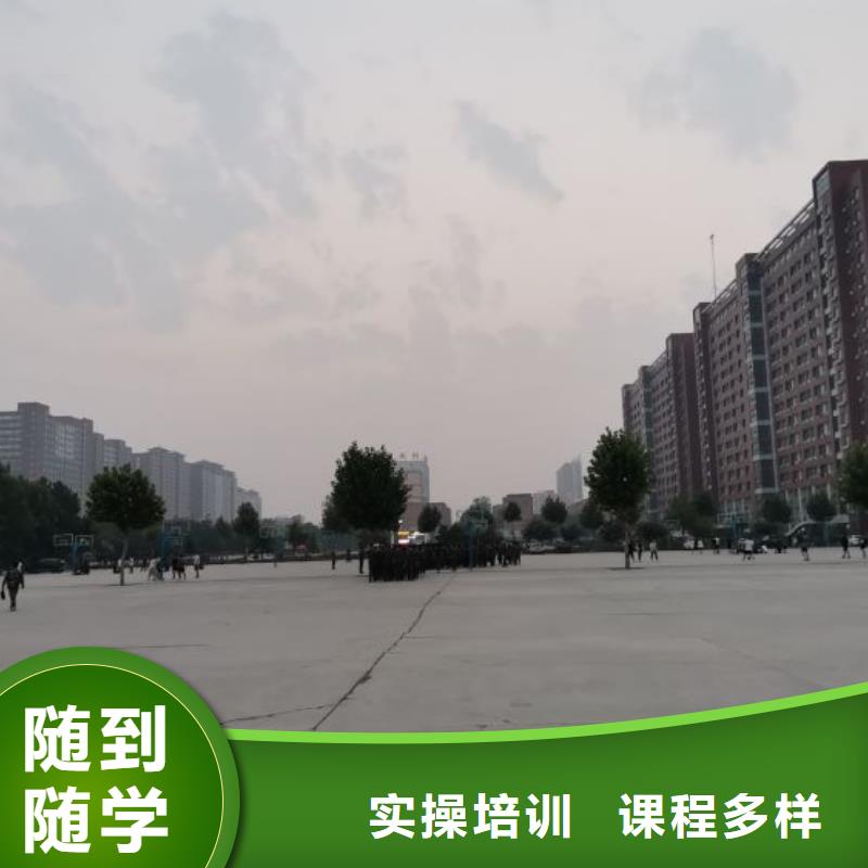 挖掘机培训学校_塔吊课程课程多样