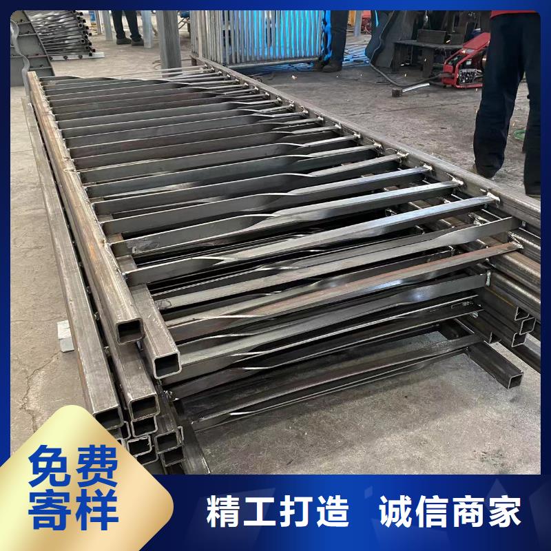 防撞桥梁防护栏杆包安装