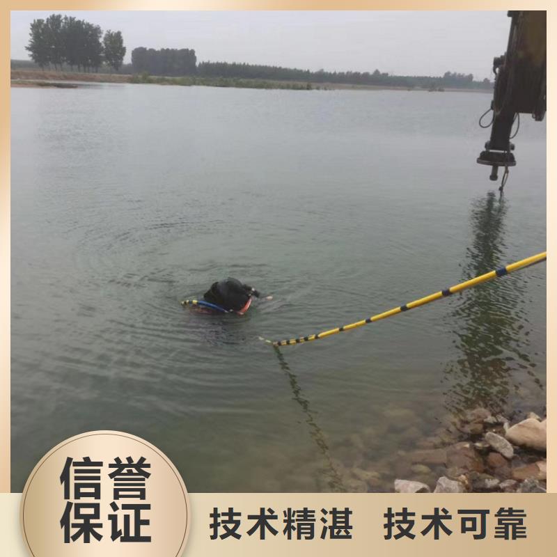 水上浮吊船堤防工程施工技术成熟